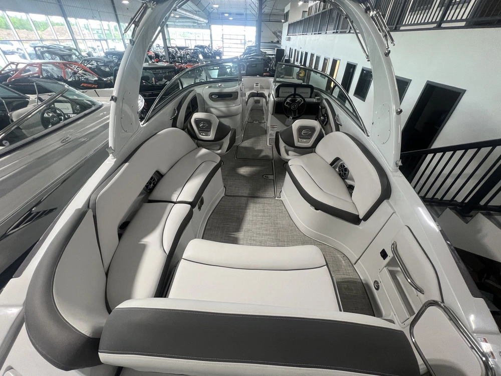 2024 Crownline 280ss alt