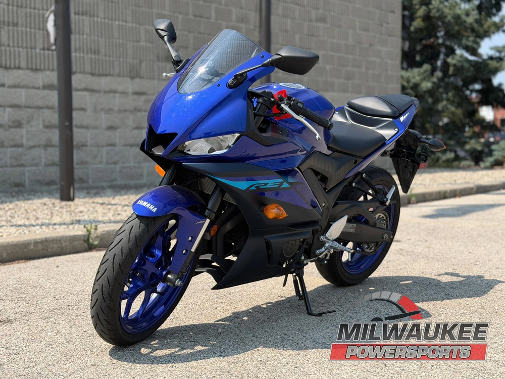 2024 Yamaha Yzf-r3 alt
