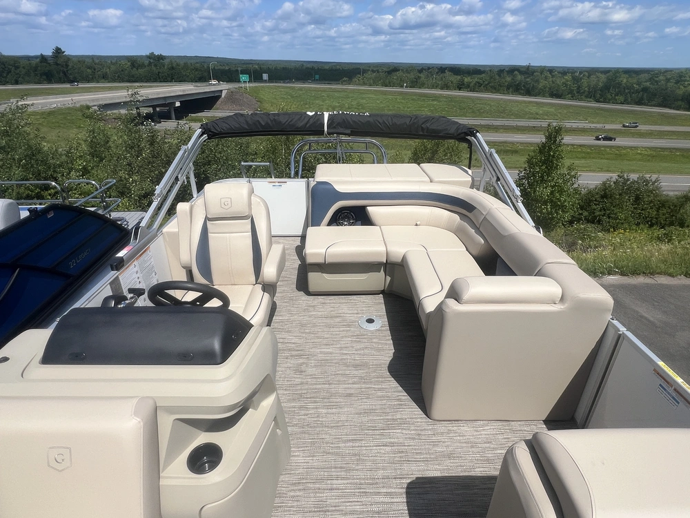 2025 Godfrey Marine Sweetwater 2286 Cse Triple alt