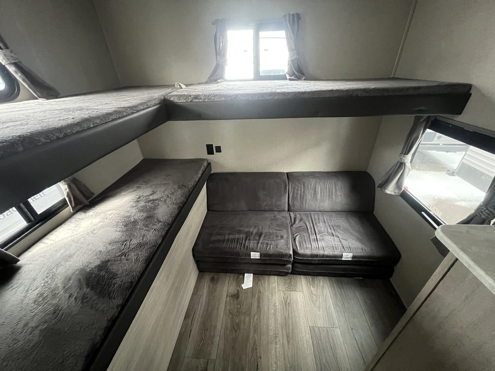2022 Coachmen Catalina 293qbckle alt