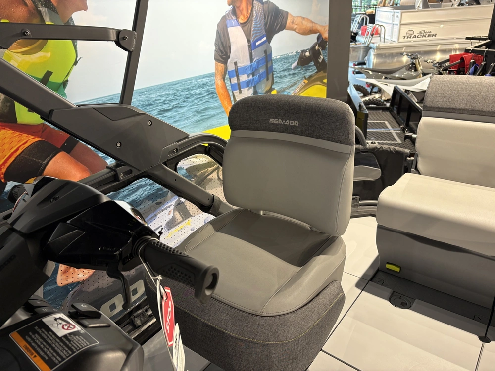 2026 Sea-doo Switch Cruise 18' 230hp alt