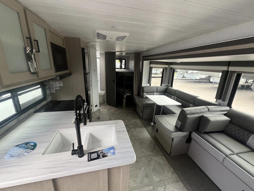 2023 Forest River Wildwood 26dbudx alt