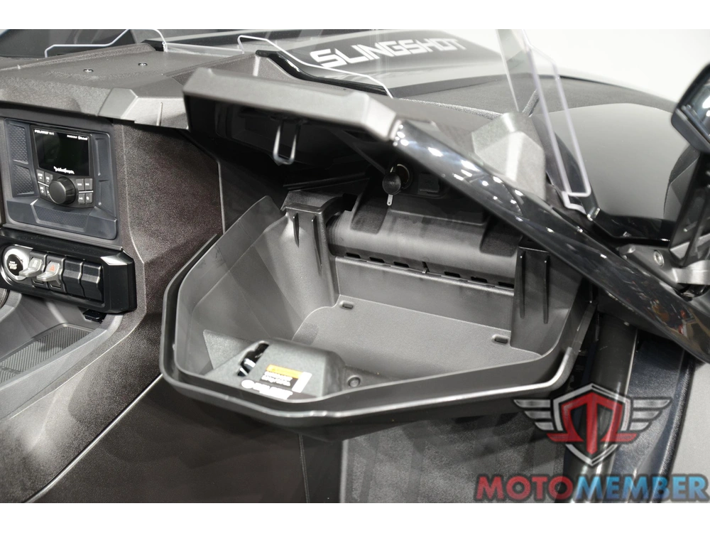 2026 Slingshot Slingshot® S Autodrive Jet Black alt