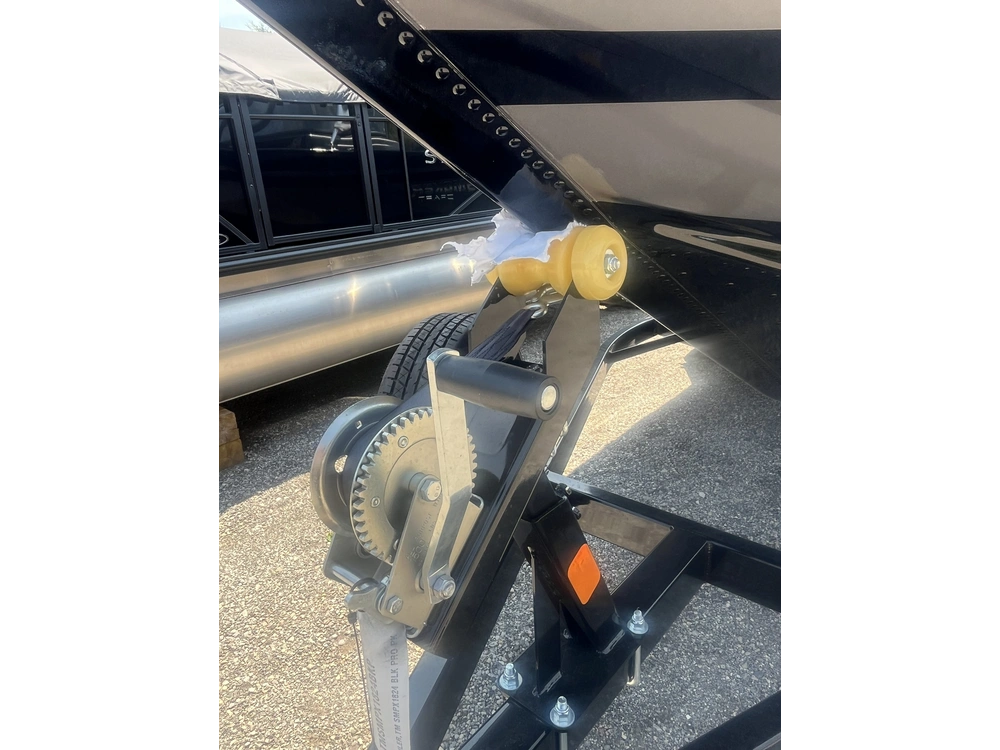 2027 Smoker-craft Pro Angler Xl 182 alt