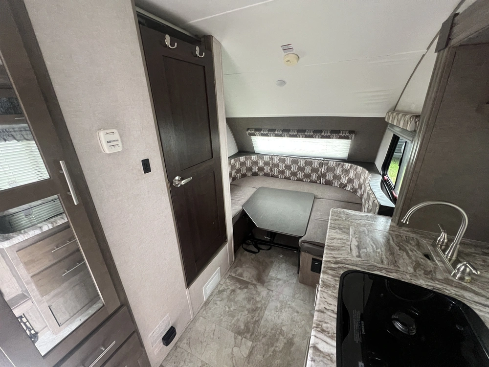2018 Forest River R-pod Rp176 alt