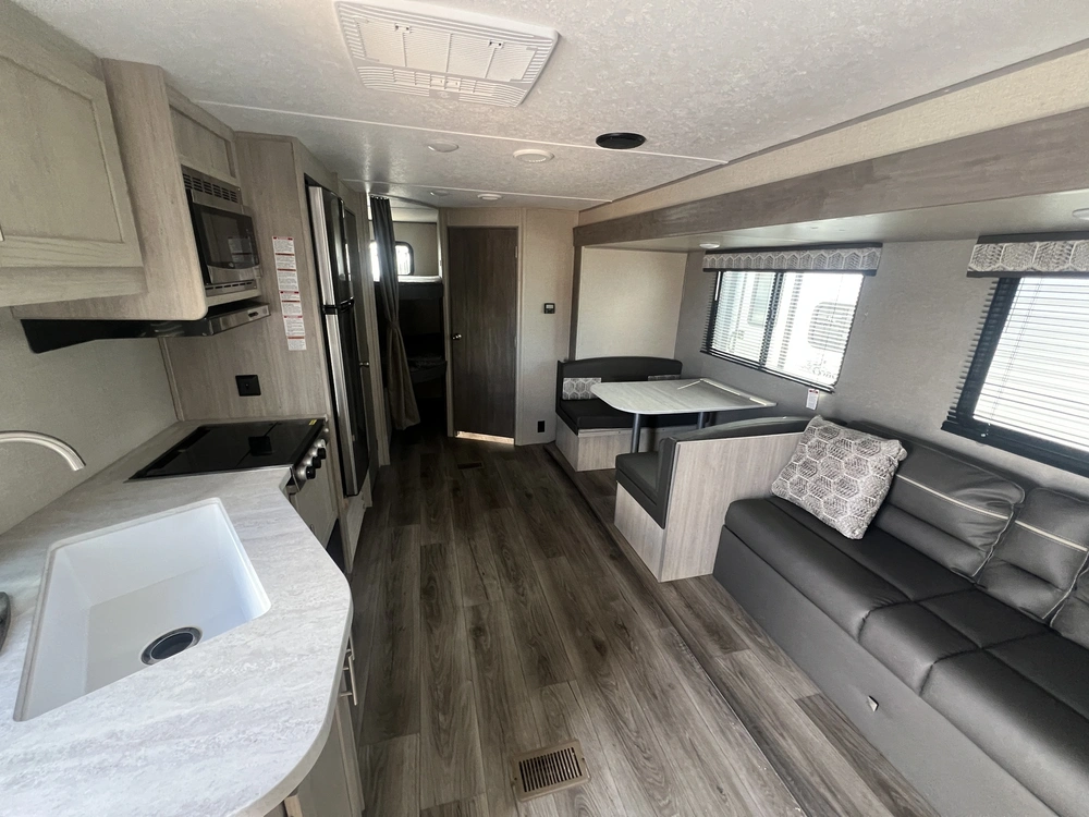 2023 Coachmen Catalina 261bhs alt
