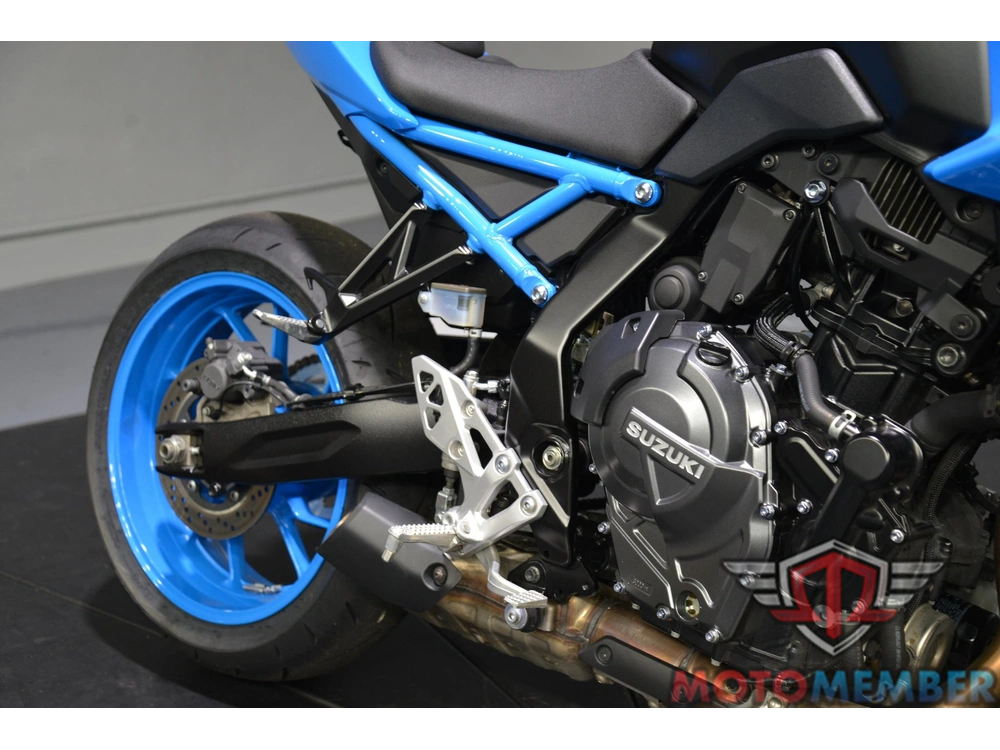 2024 Suzuki Gsx-8s alt