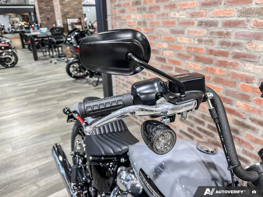 2026 Harley-davidson Street Bob alt
