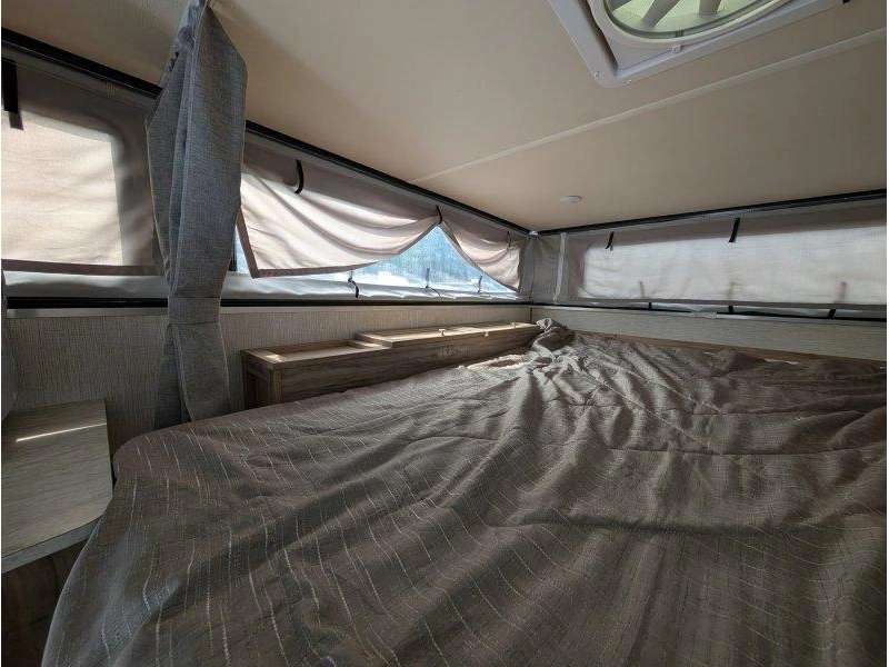 2021 Palomino Real Lite 1604 alt