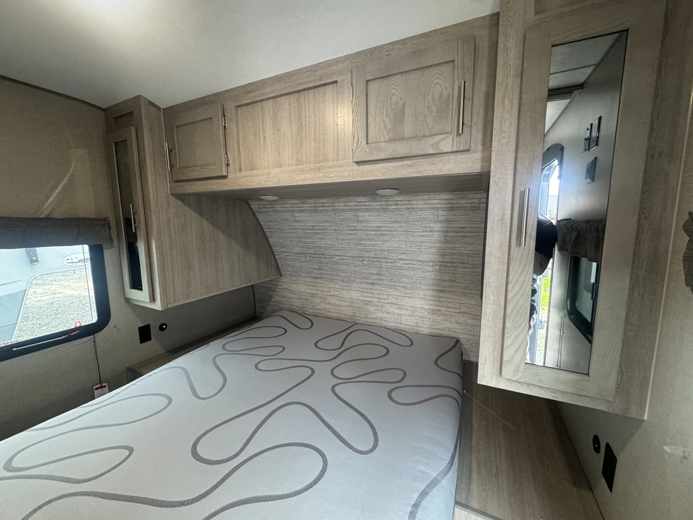 2023 Coachmen Catalina Trail Blazer 29ths alt