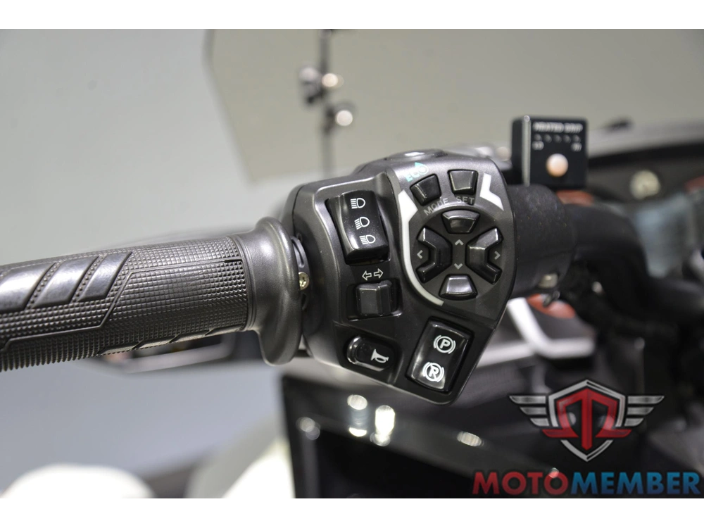 2016 Can-am Spyder F3-t Manual alt