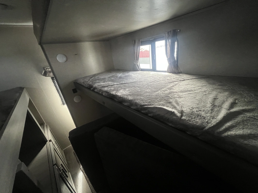 2022 Coachmen Catalina 323bhdsckle alt