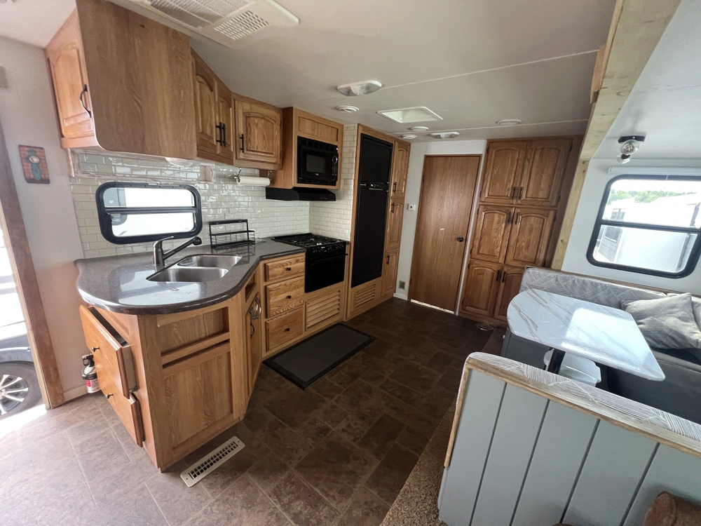 2011 Dutchmen Denali 262rb alt