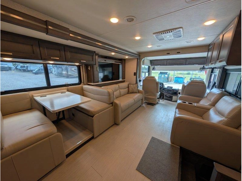 Thor Motor Coach Palazzo 37.4 2023 alt