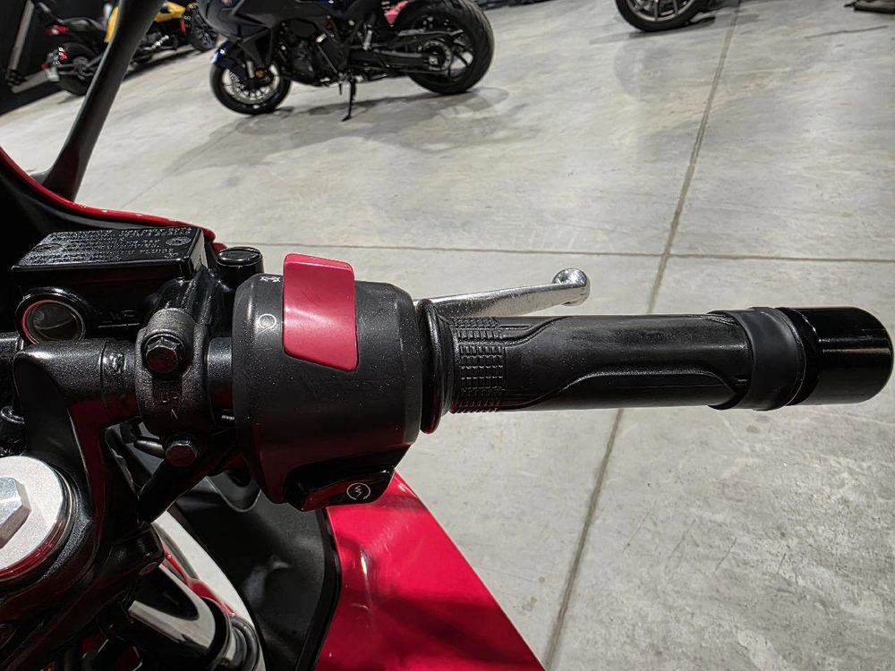 Honda Cbr300 2015 alt