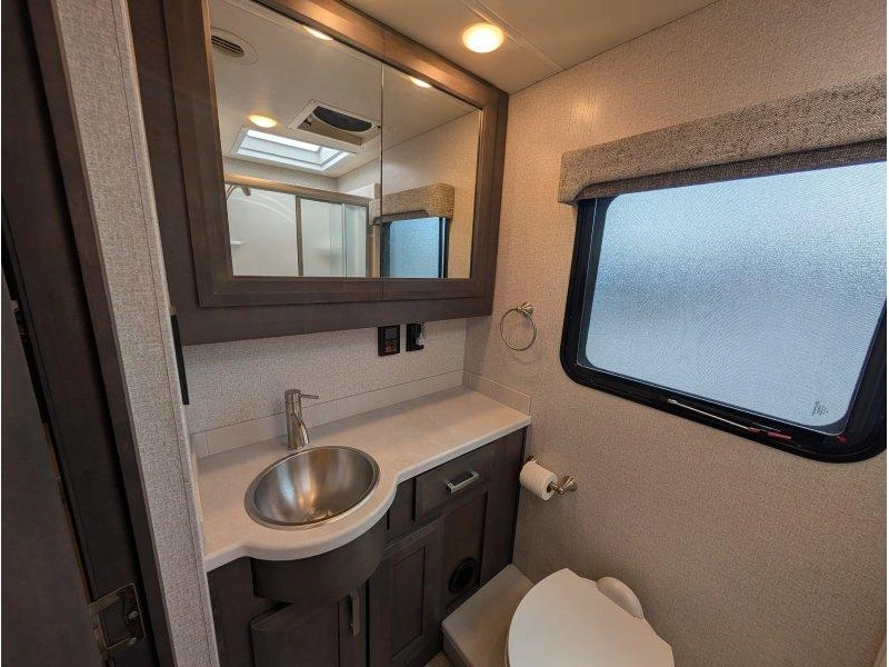 Thor Motor Coach Palazzo 37.4 2023 alt