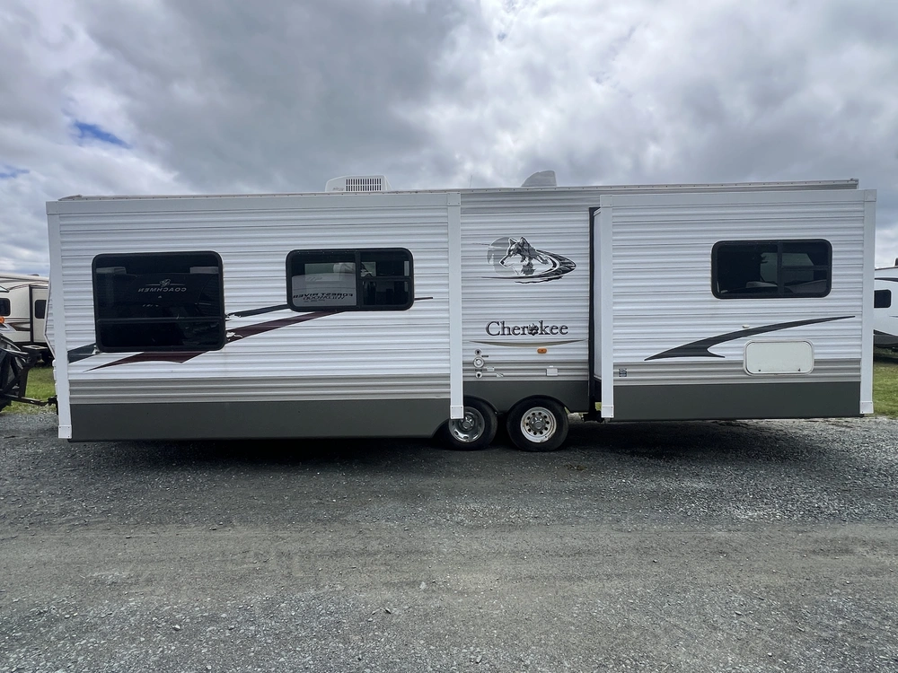 2007 Forest River Cherokee 30 F alt