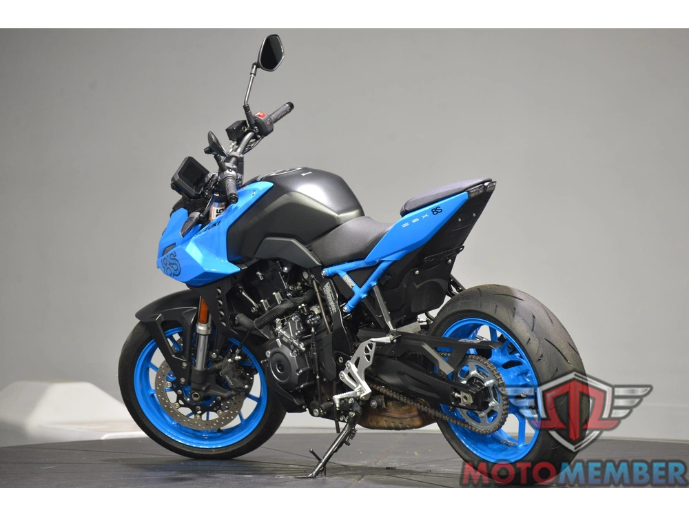 2024 Suzuki Gsx-8s alt