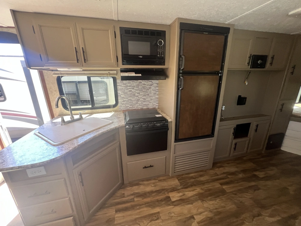 2017 Prime Time Avenger 27dbs alt