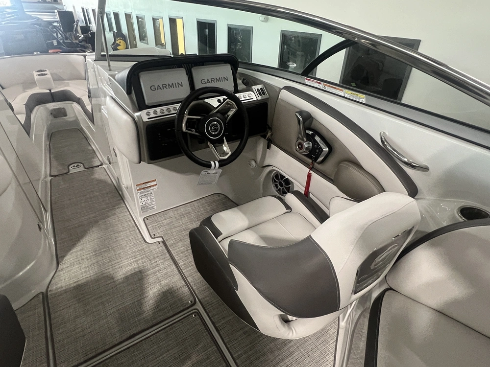 2024 Crownline 280ss alt