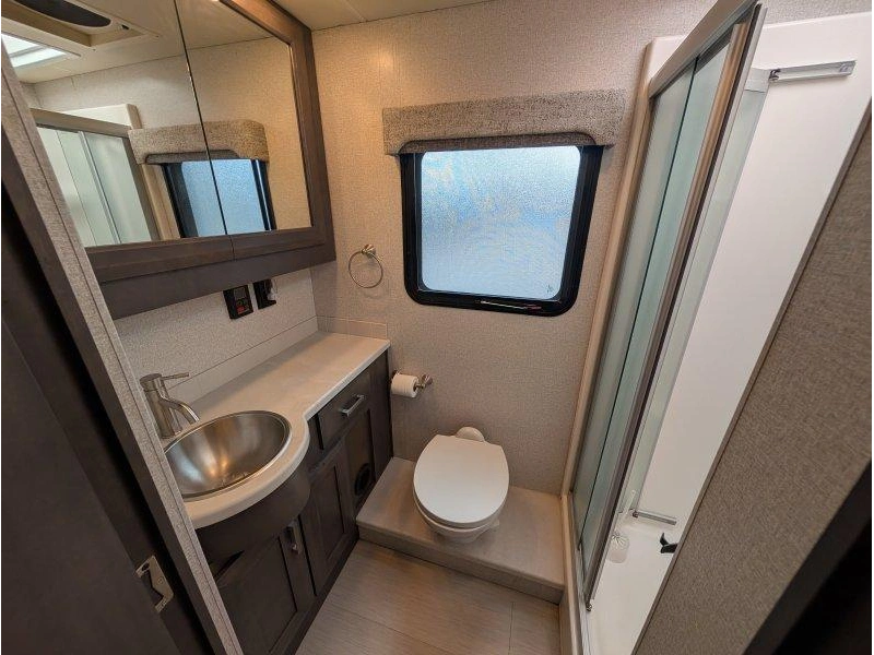 Thor Motor Coach Palazzo 37.4 2023 alt