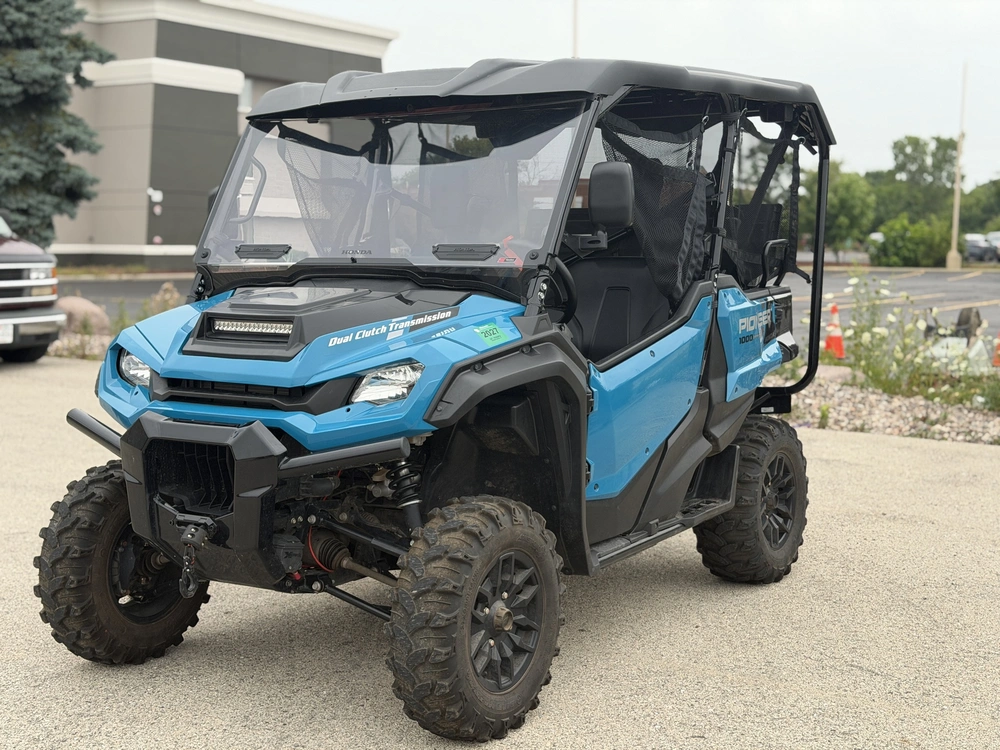 2025 Honda Pioneer 1000-5 alt