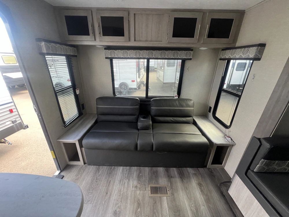 2023 Coachmen Catalina 231mks alt