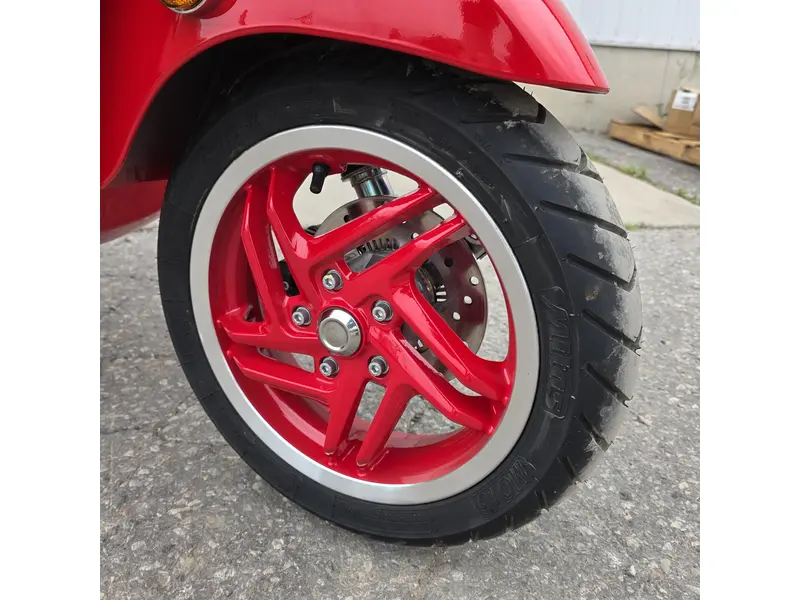 Vespa Primavera Red 150 2027