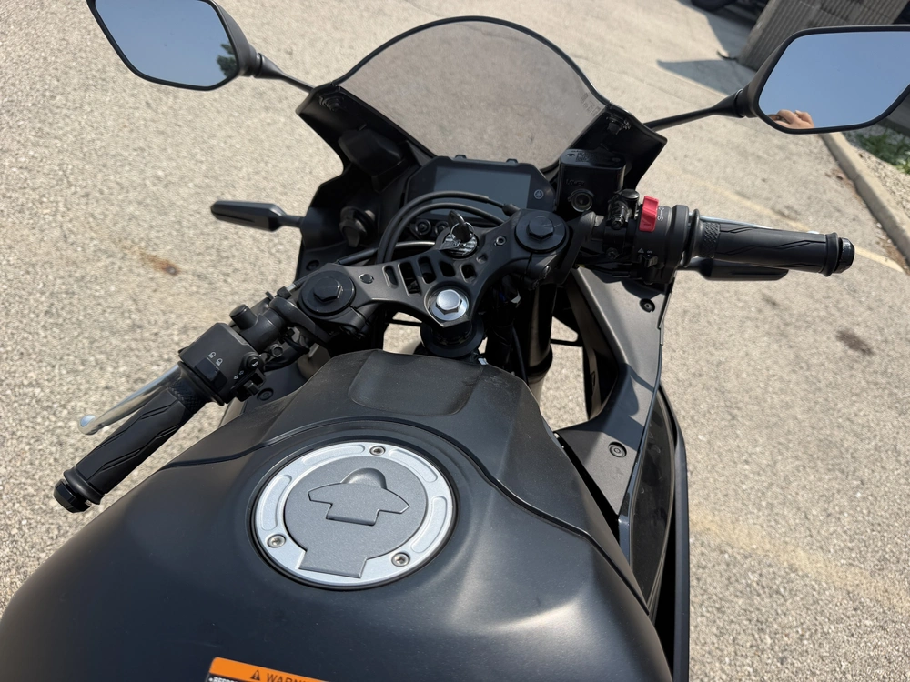 2025 Yamaha Yzf-r3 alt