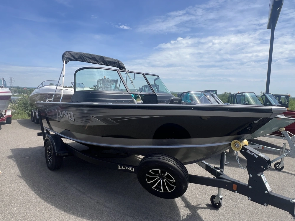 2024 Lund Boat Co 1775 Impact Xs alt