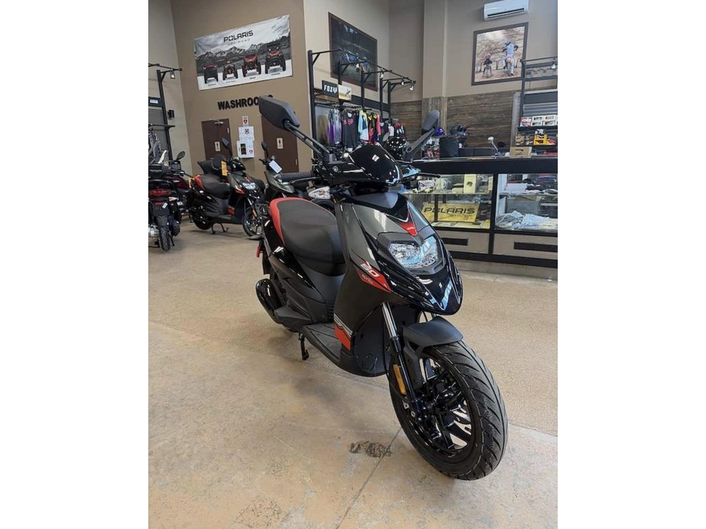 2026 Aprilia Sr 50 alt