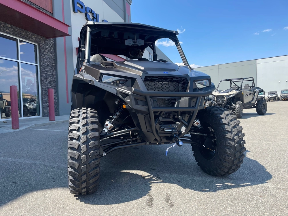 2026 Polaris General Xp 4 1000 Ultimate - Super Graphite alt