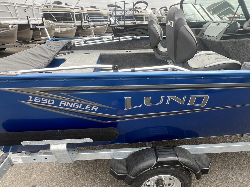 2024 Lund Boat Co 1650 Angler alt