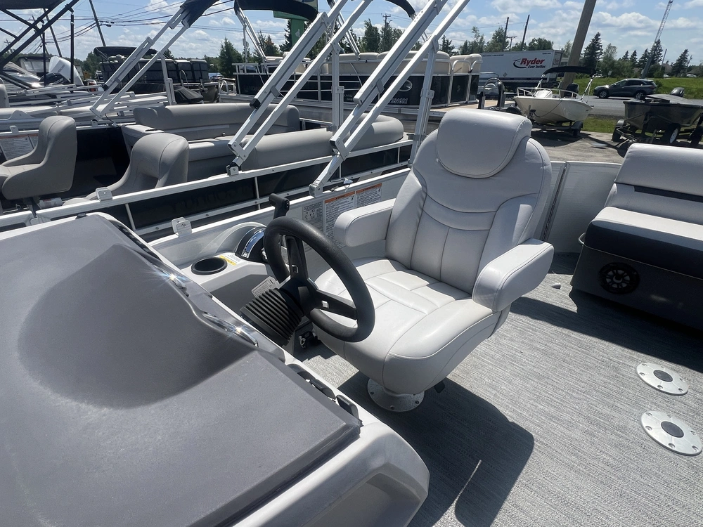 2023 Godfrey Marine Sweetwater 2286 C Triple alt