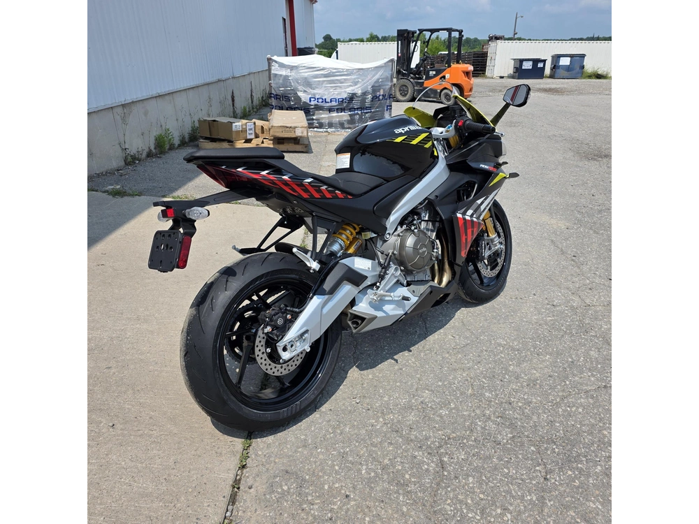 2027 Aprilia Rs 660 Factory alt