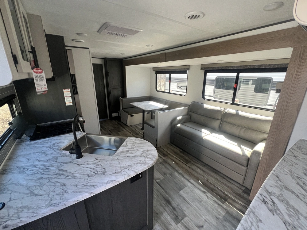 2025 Dutchmen Aspen Trail 3400bhs alt