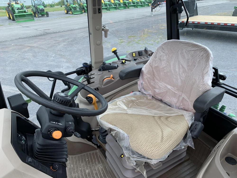 2022 John Deere 5100m alt