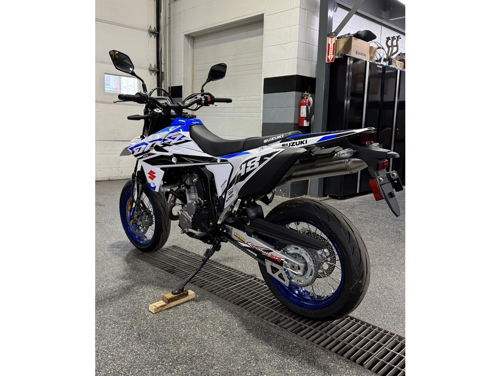 2025 Suzuki Dr-z4sm alt