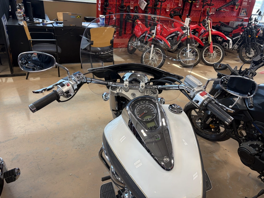 2013 Suzuki Boulevard C90t alt