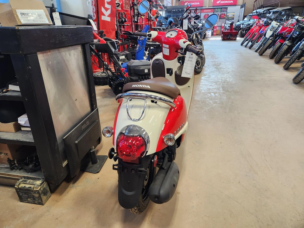 2025 Honda Giorno alt