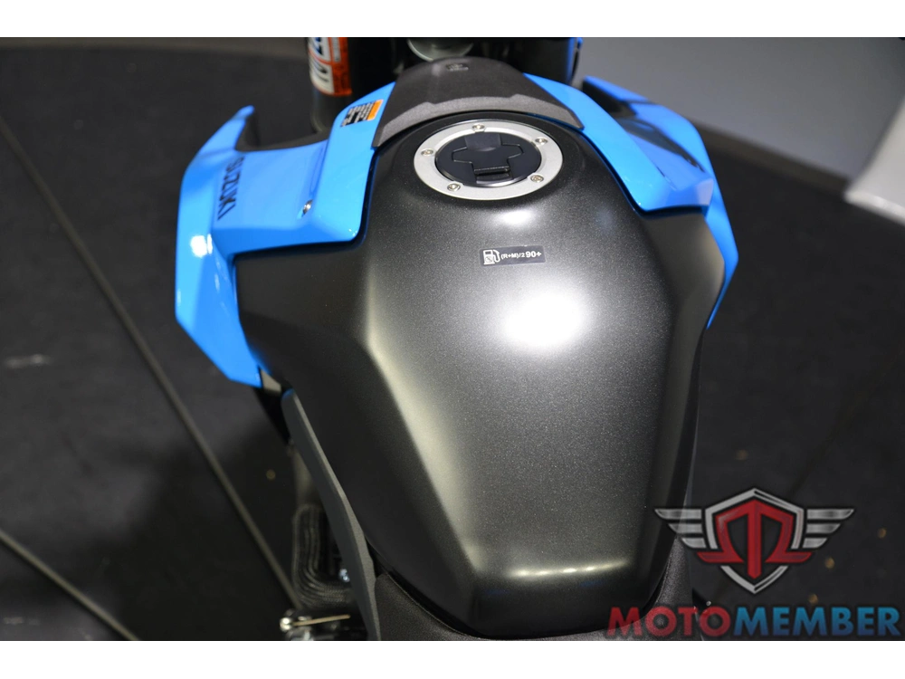 2024 Suzuki Gsx-8s alt
