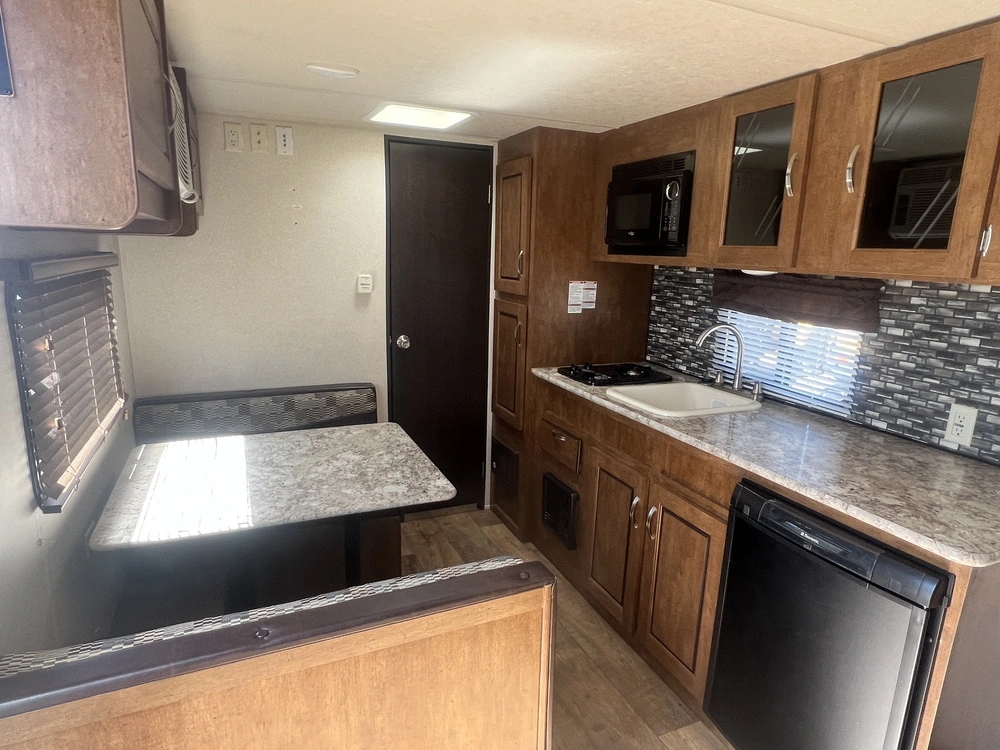 2017 Forest River Wildwood 186rb alt