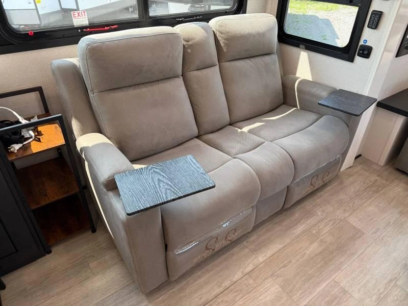 Jayco Pinnacle 38kpts 2026 alt