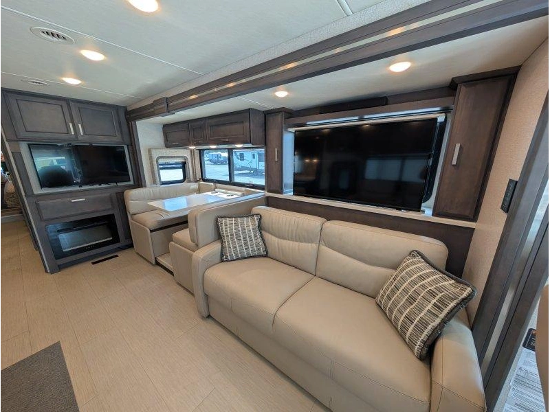 Thor Motor Coach Palazzo 37.4 2023 alt