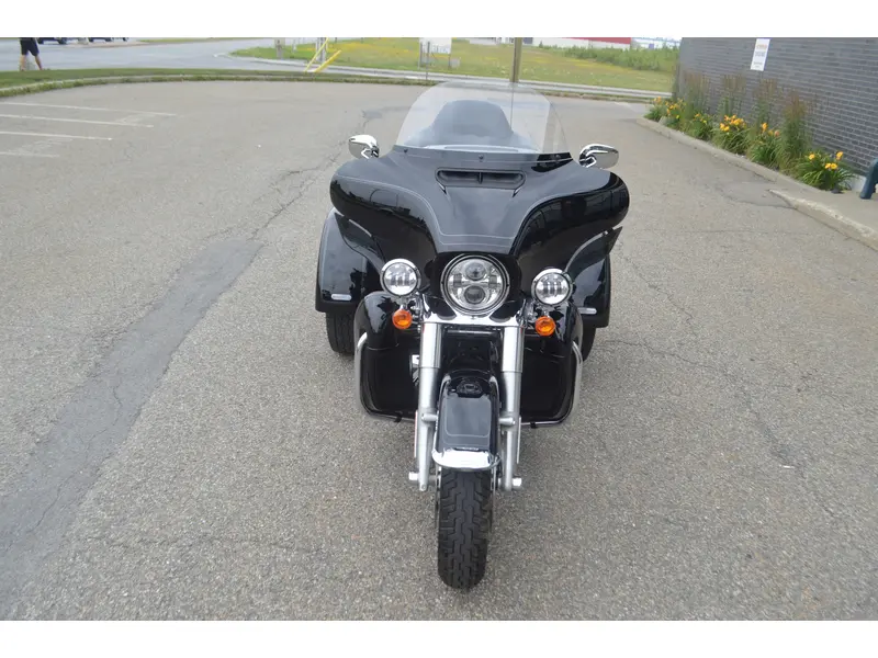 Harley-Davidson FLHTCUTG TRI GLIDE ULTRA 2024