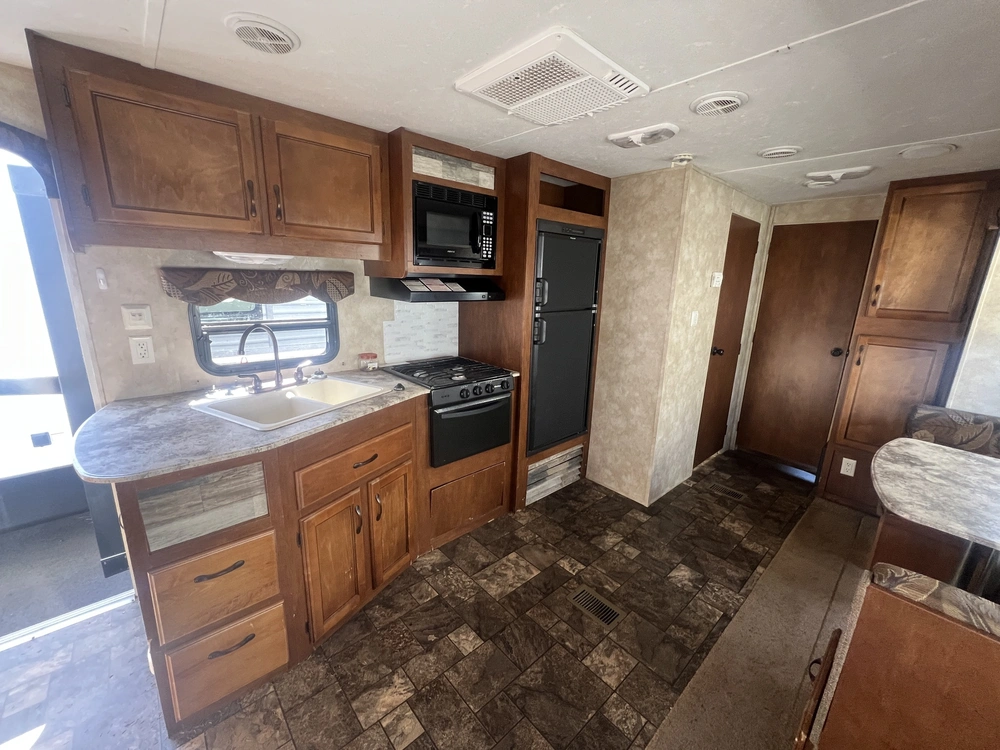 2014 Forest River Coachmen 302bhsk alt