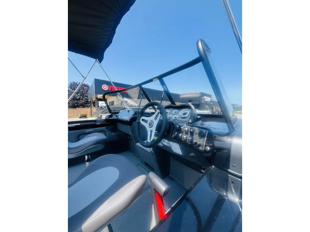 2027 Smoker-craft Pro Angler Xl 182 alt