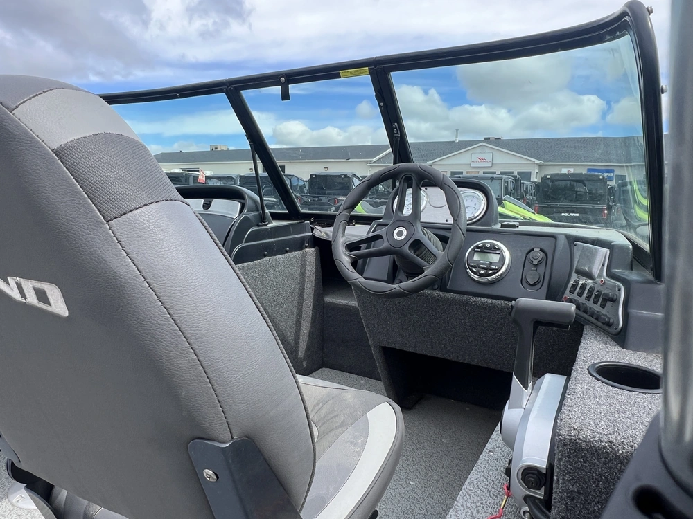 2021 Lund Boat Co 1650 Angler Sport alt