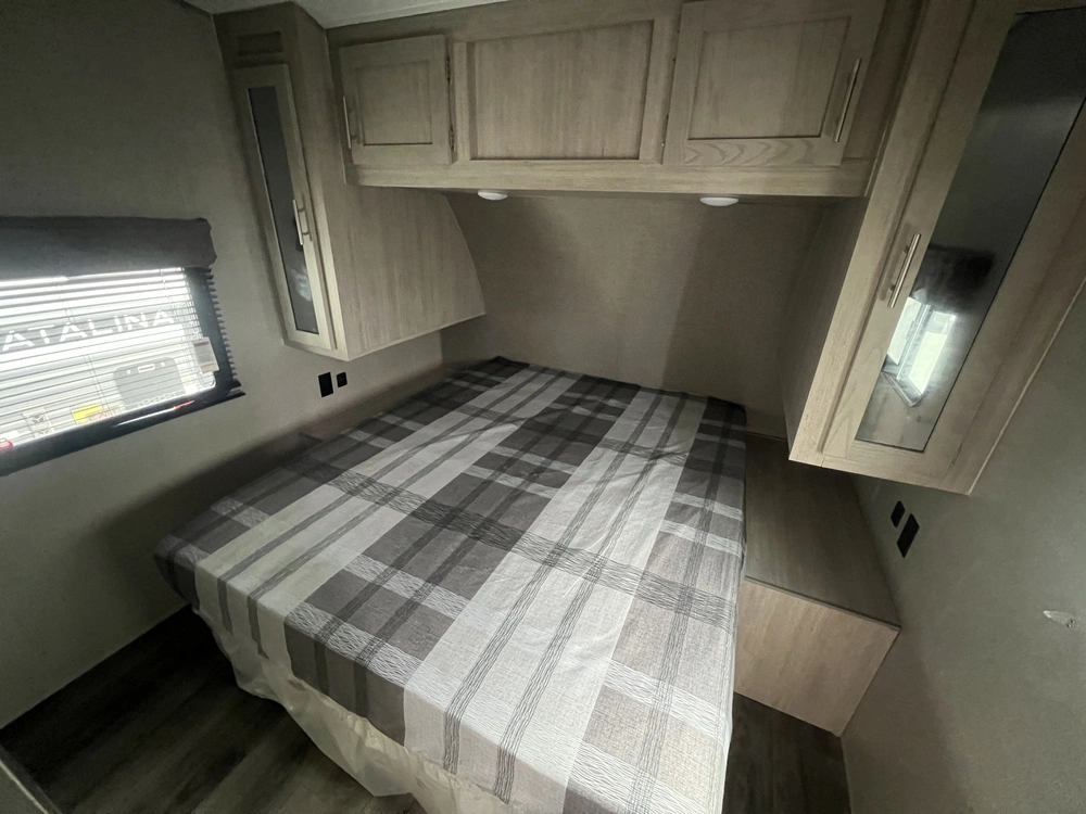 2022 Coachmen Catalina 293qbckle alt