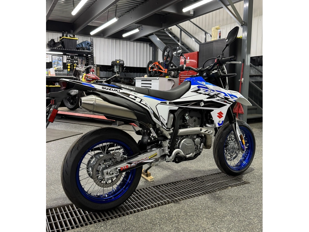 2025 Suzuki Dr-z4sm alt